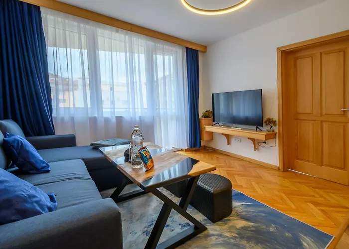 Cozy 2bdr & Peaceful Location & Free Street Parking *